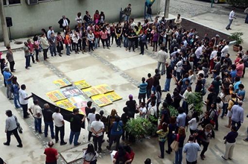 Fiocruz sedia protesto contra morte de adolescente em Manguinhos