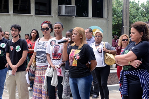 Fiocruz sedia protesto contra morte de adolescente em Manguinhos