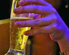 Consumo abusivo de álcool aumenta 42,9% entre as mulheres