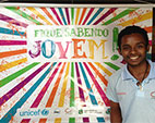 Jovens voluntários promovem prevenção do HIV entre adolescentes no Brasil