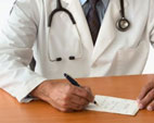 Pesquisadora fala à imprensa sobre vinda de médicos estrangeiros